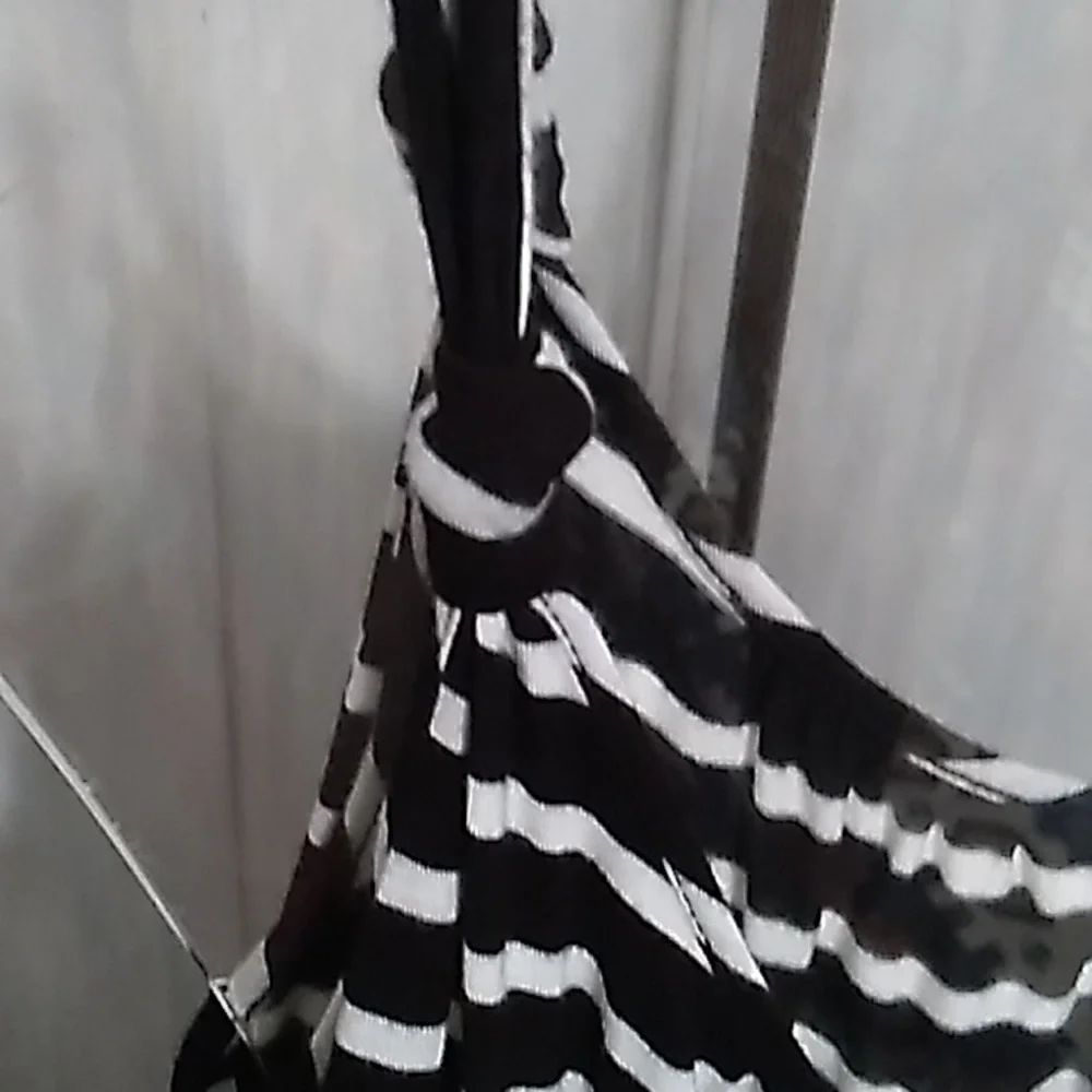 Andre By Unit Small Black&White Striped Tank Top - Picture 3 of 7